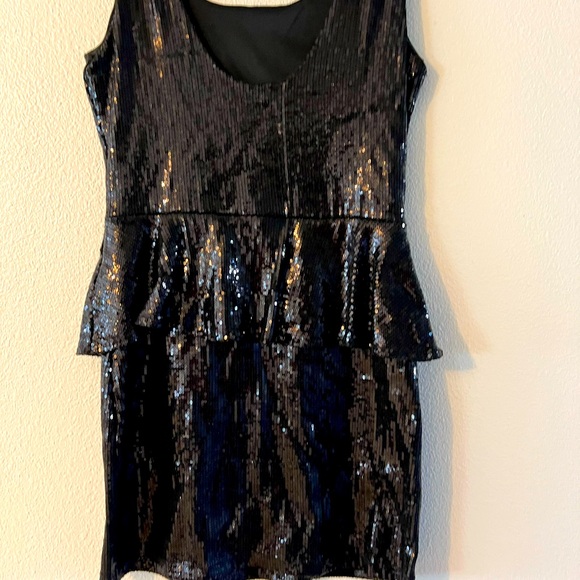 Audition fashion in women’s dress - Picture 6 of 8